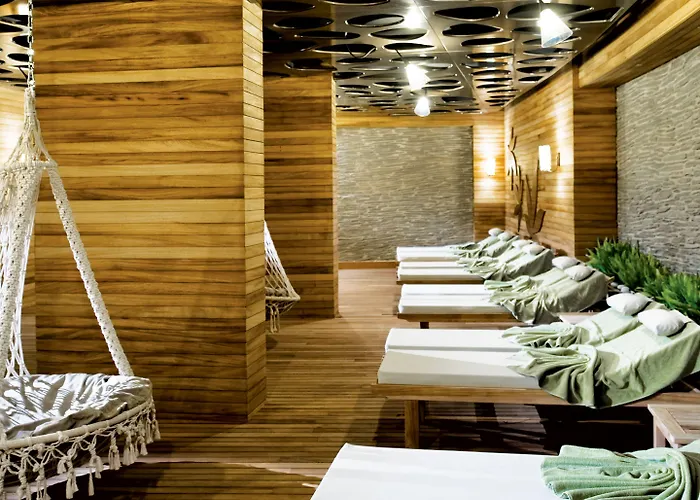 Paloma Pasha Özdere